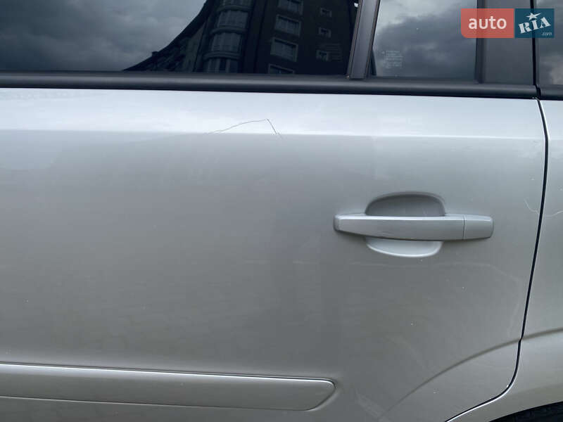 Минивэн Opel Zafira 2012 в Ивано-Франковске
