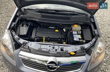 Минивэн Opel Zafira 2006 в 