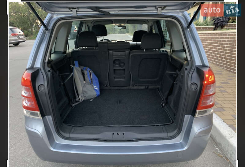 Минивэн Opel Zafira 2008 в Запорожье