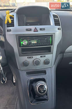 Минивэн Opel Zafira 2007 в 