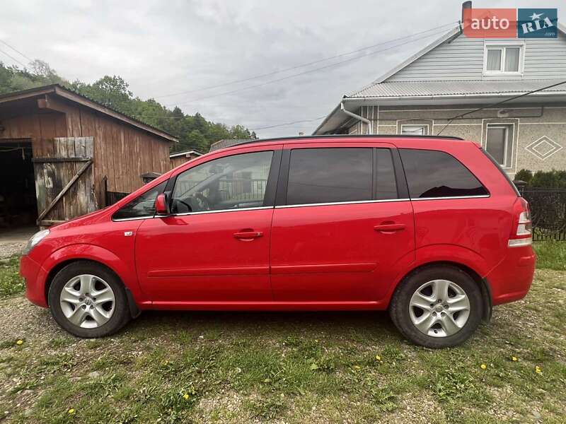 Минивэн Opel Zafira 2011 в Ивано-Франковске