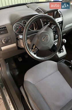 Мінівен Opel Zafira 2010 в 
