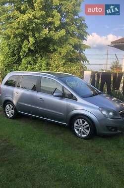 Минивэн Opel Zafira 2008 в 