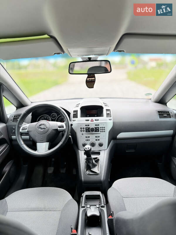 Мінівен Opel Zafira 2012 в Старокостянтинові