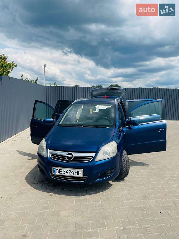 Минивэн Opel Zafira 2008 в Южноукраинске