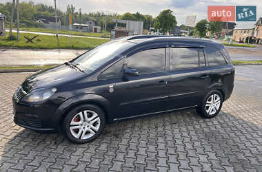 Минивэн Opel Zafira 2006 в Хотине