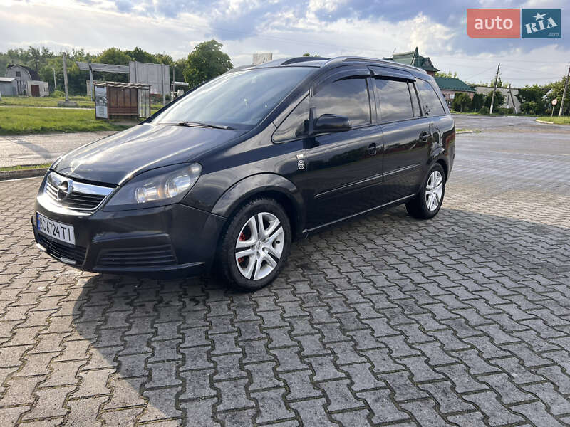 Минивэн Opel Zafira 2006 в Хотине