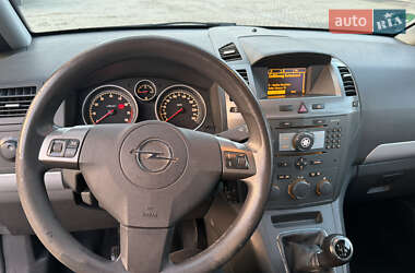 Минивэн Opel Zafira 2007 в 