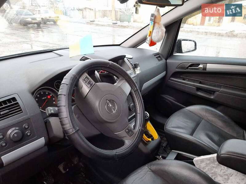 Минивэн Opel Zafira 2006 в Подольске