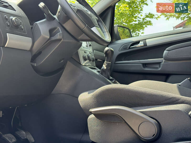 Минивэн Opel Zafira 2012 в Львове