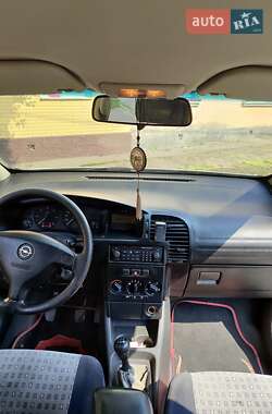 Минивэн Opel Zafira 2002 в 