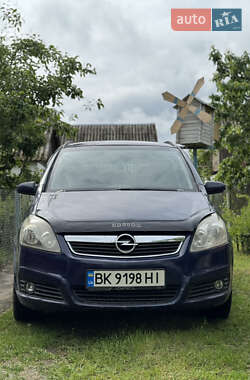 Минивэн Opel Zafira 2008 в Заречном