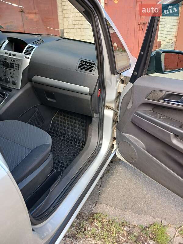 Мінівен Opel Zafira 2009 в Чернігові