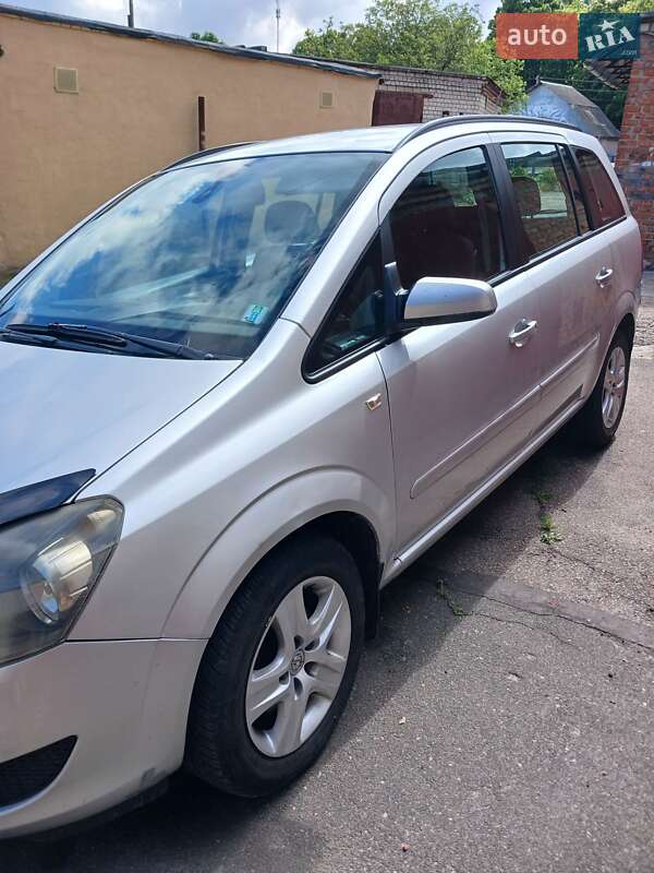 Мінівен Opel Zafira 2009 в Чернігові