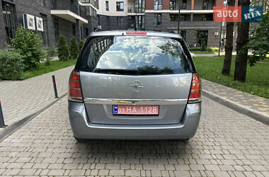 Минивэн Opel Zafira 2007 в 