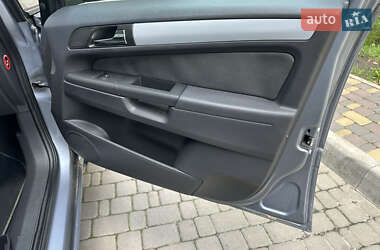 Минивэн Opel Zafira 2007 в 