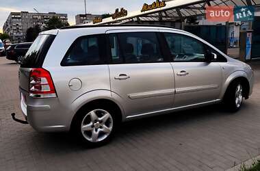 Минивэн Opel Zafira 2008 в 