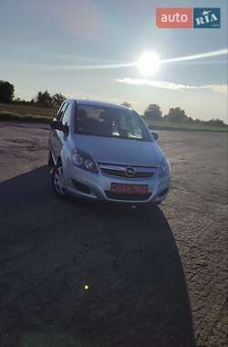 Минивэн Opel Zafira 2010 в 