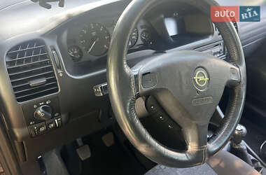 Минивэн Opel Zafira 2000 в 