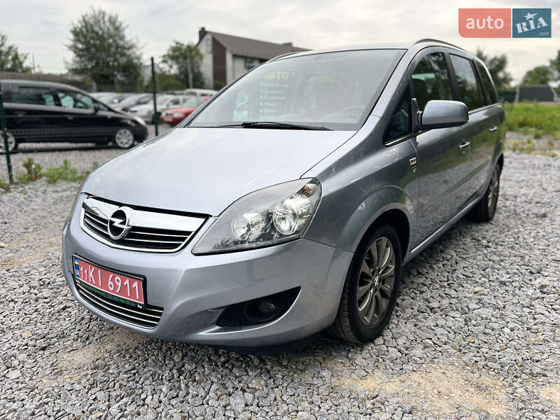 Минивэн Opel Zafira 2011 в Виннице