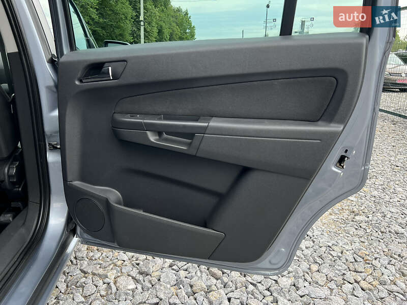 Минивэн Opel Zafira 2011 в Виннице