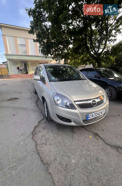 Мінівен Opel Zafira 2011 в Умані