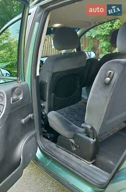 Минивэн Opel Zafira 2000 в 