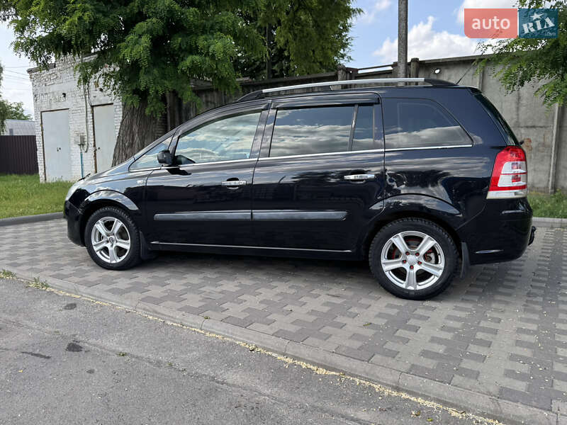 Мінівен Opel Zafira 2009 в Лубнах