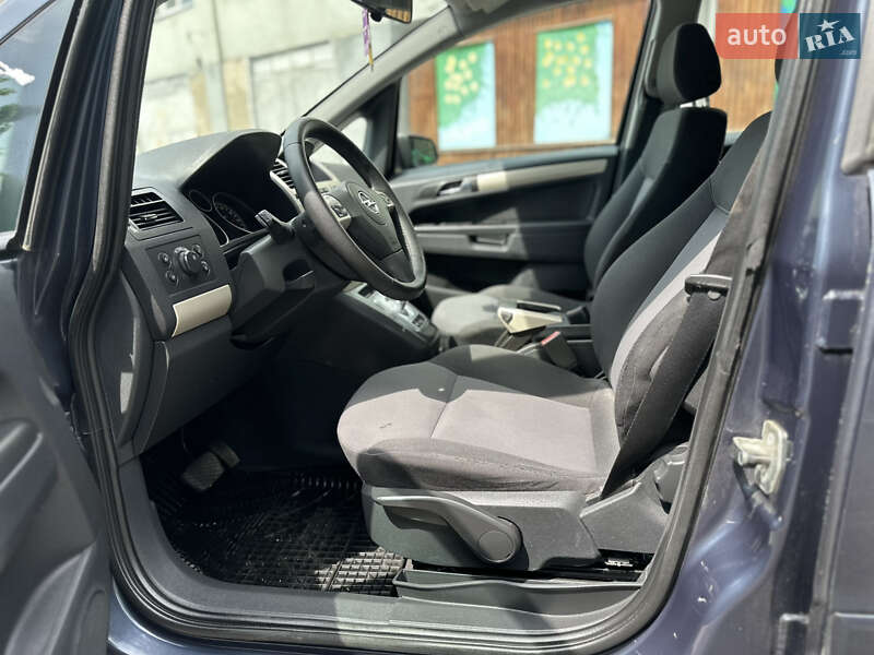 Минивэн Opel Zafira 2008 в Ровно