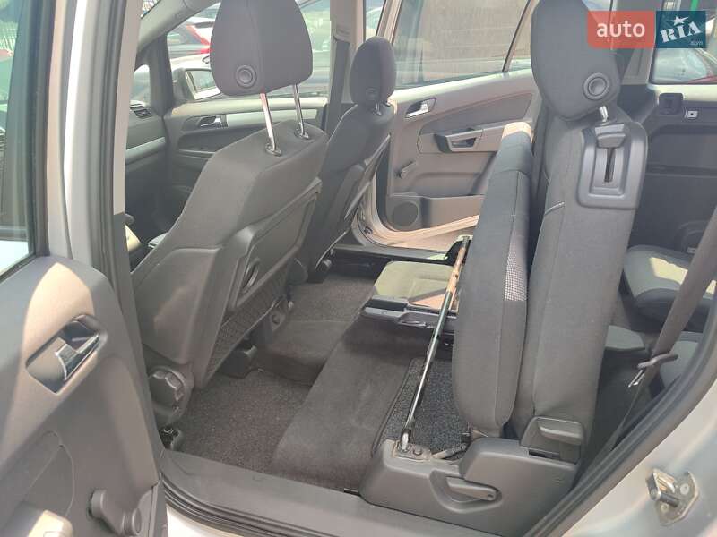 Минивэн Opel Zafira 2011 в Киеве