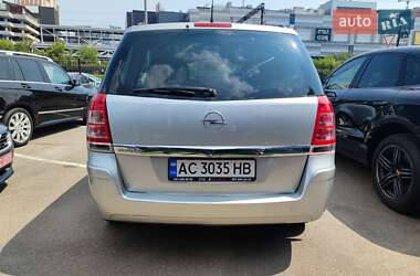 Минивэн Opel Zafira 2011 в 