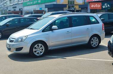 Минивэн Opel Zafira 2011 в 