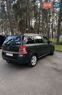 Мінівен Opel Zafira 2011 в 