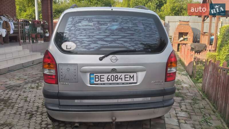 Мінівен Opel Zafira 2000 в Ужгороді