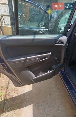 Минивэн Opel Zafira 2006 в 