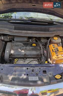 Минивэн Opel Zafira 2006 в 