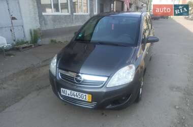 Минивэн Opel Zafira 2010 в 