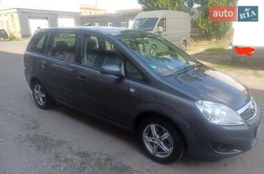 Минивэн Opel Zafira 2010 в 