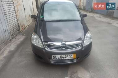 Минивэн Opel Zafira 2010 в 