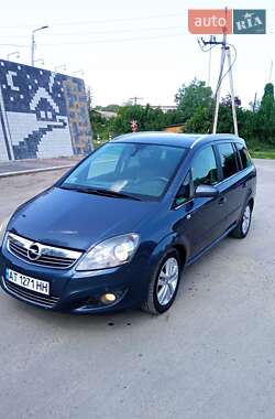 Минивэн Opel Zafira 2008 в Ивано-Франковске