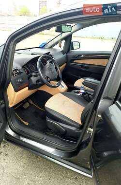 Минивэн Opel Zafira 2009 в 