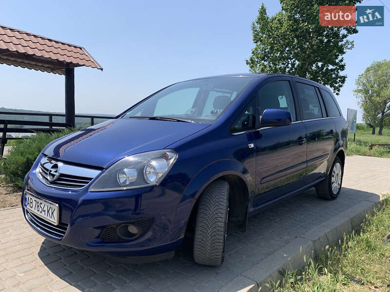 Мінівен Opel Zafira 2011 в Ямполі фото 3 Мінівен Opel Zafira 2011 в Ямполі