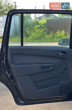 Минивэн Opel Zafira 2006 в 