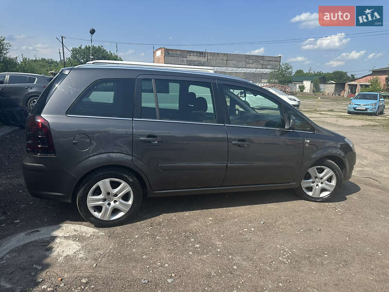 Минивэн Opel Zafira 2010 в Нежине