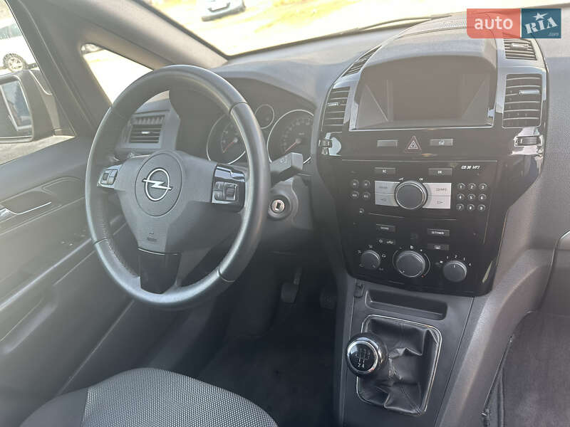Минивэн Opel Zafira 2010 в Нежине