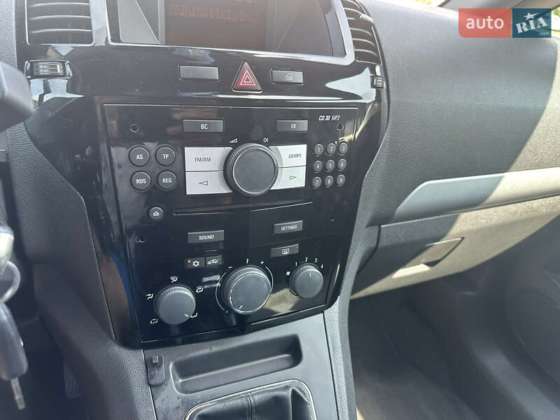 Минивэн Opel Zafira 2010 в Нежине