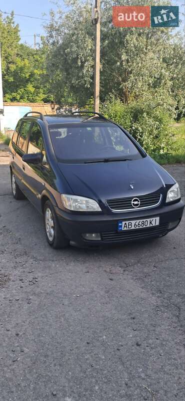 Минивэн Opel Zafira 2002 в 