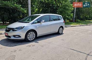 Минивэн Opel Zafira 2018 в 