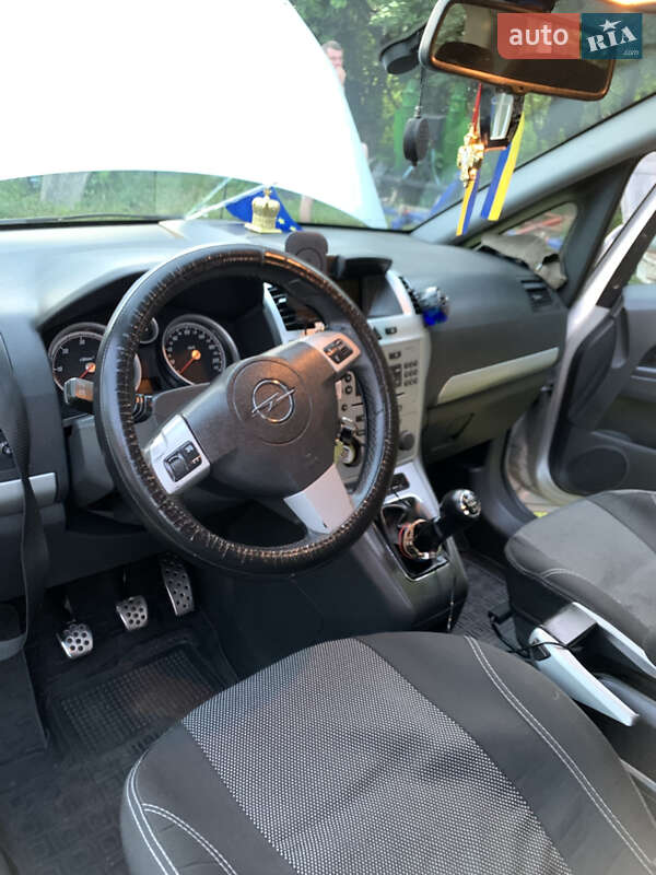 Минивэн Opel Zafira 2008 в Золочеве фото 12 Минивэн Opel Zafira 2008 в Золочеве
