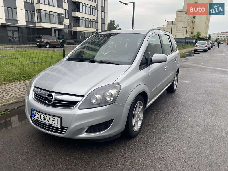 Минивэн Opel Zafira 2011 в Луцке